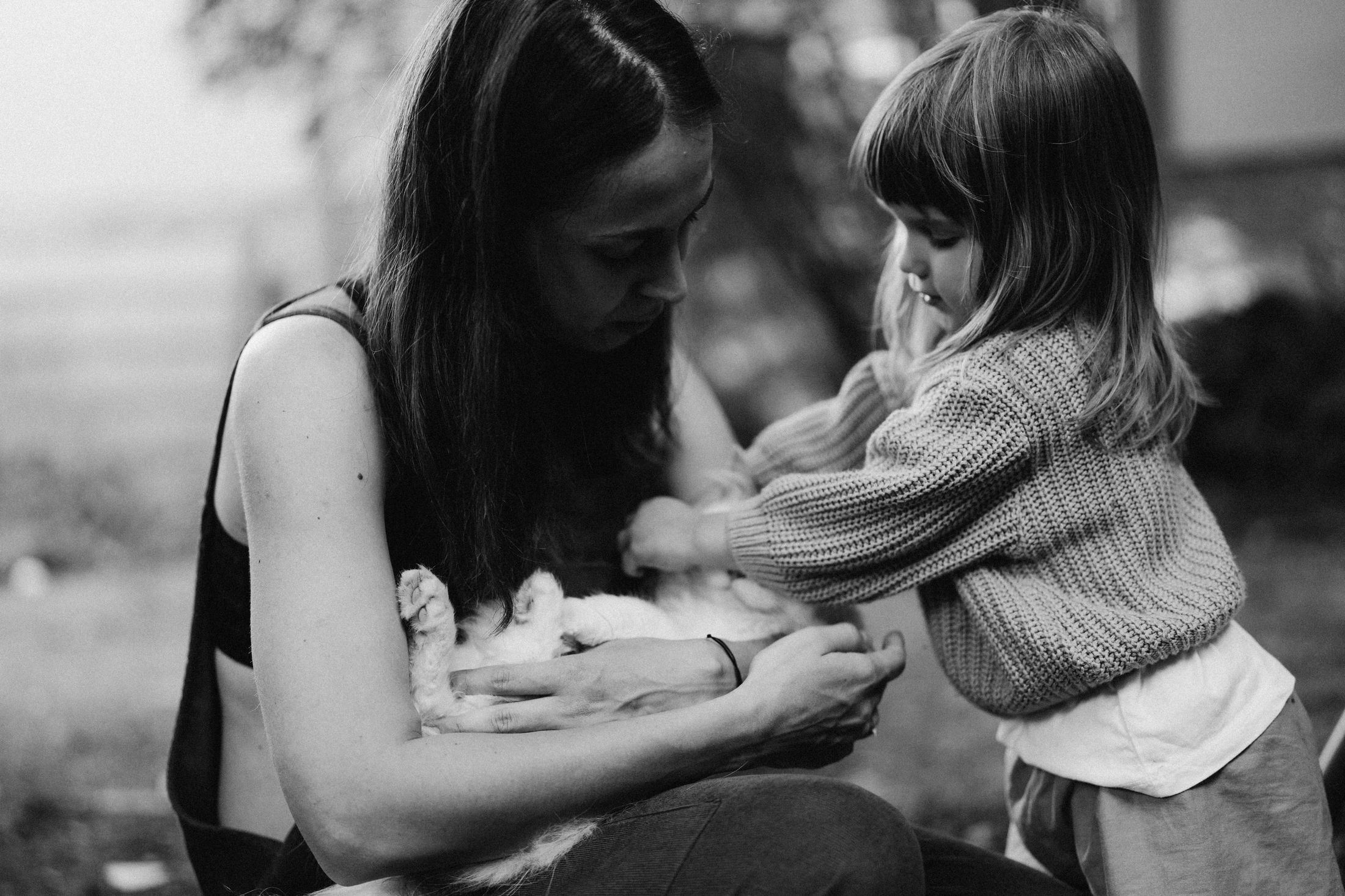 Mom with her little daughters — Wedding/Love story/Family #104