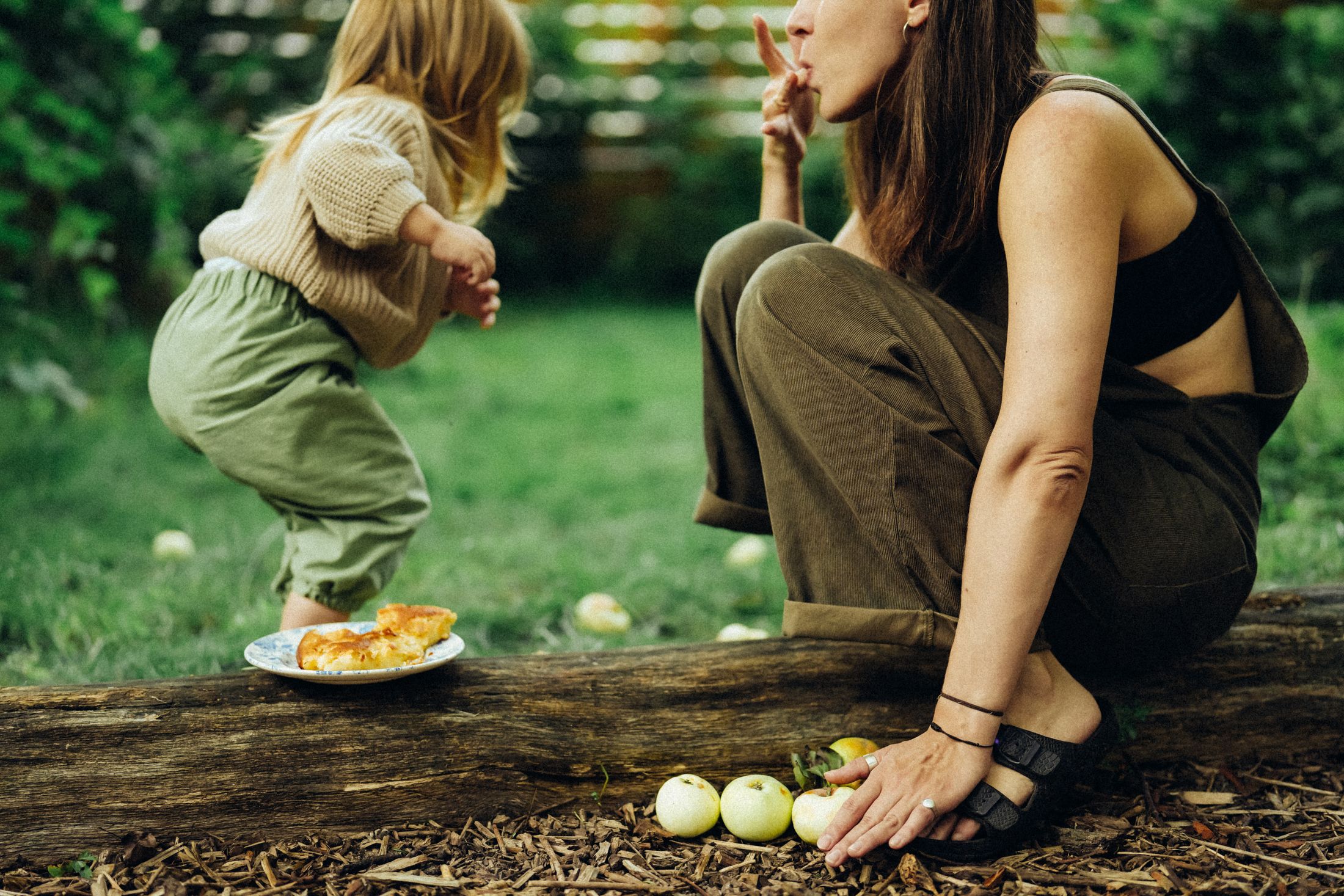 Mom with her little daughters — Wedding/Love story/Family #68