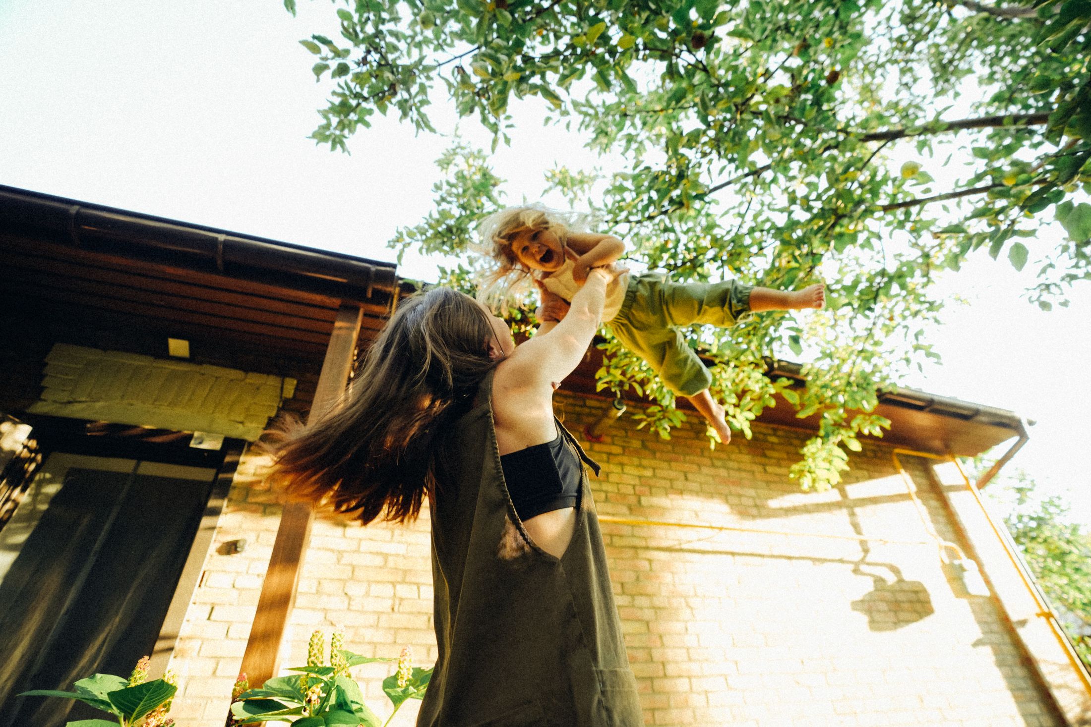 Mom with her little daughters — Wedding/Love story/Family #55