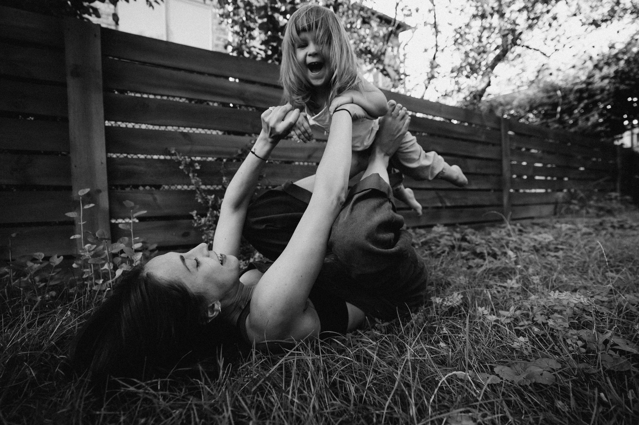 Mom with her little daughters — Wedding/Love story/Family #58