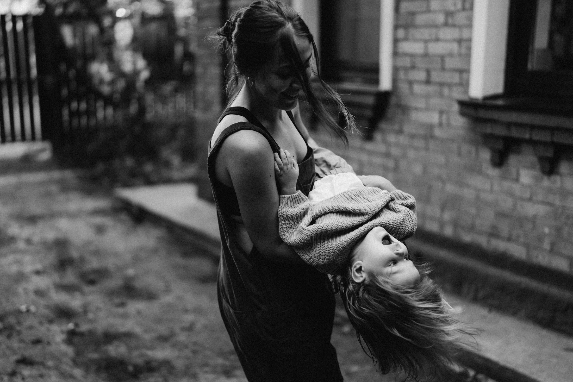 Mom with her little daughters — Wedding/Love story/Family #85