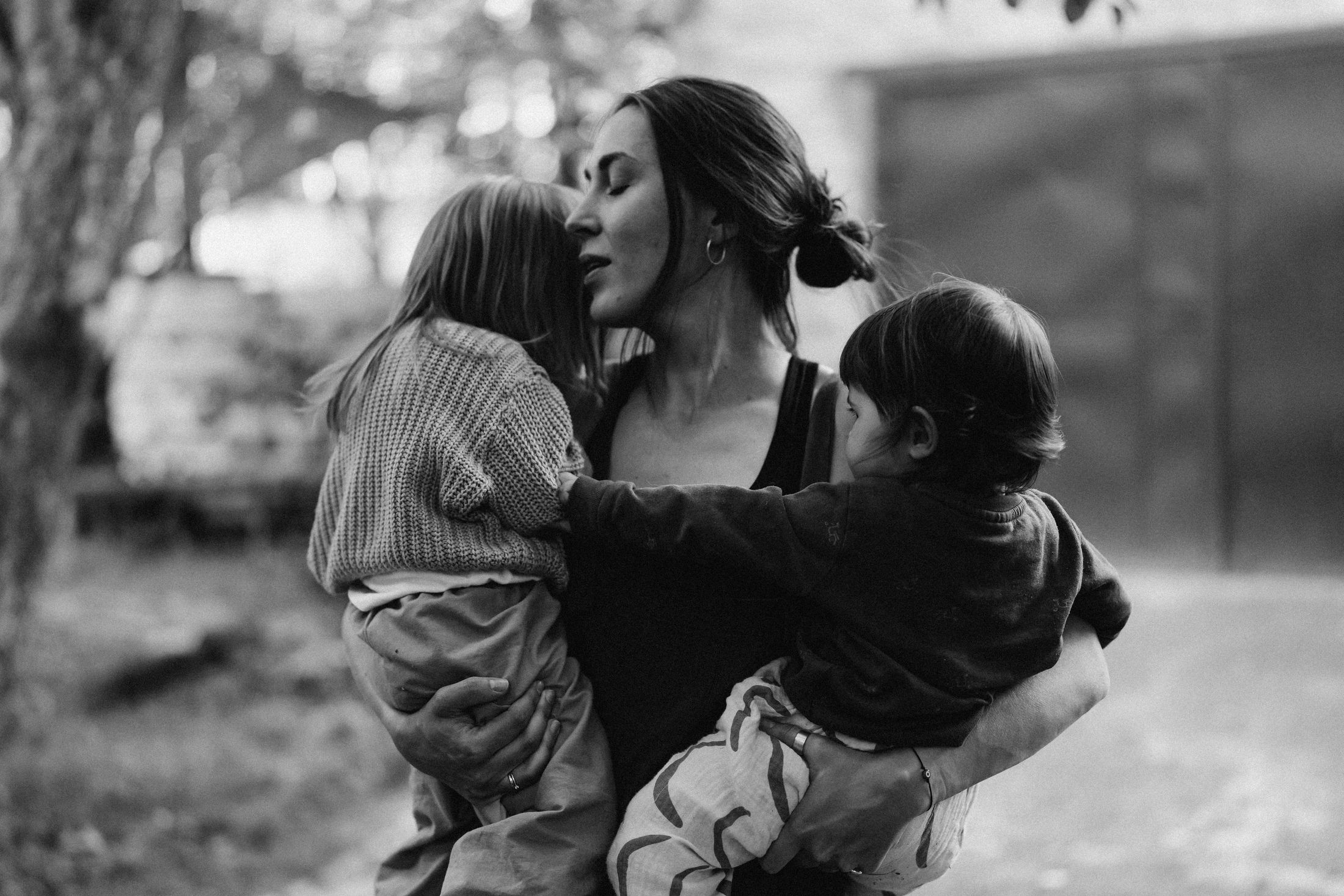 Mom with her little daughters — Wedding/Love story/Family #92