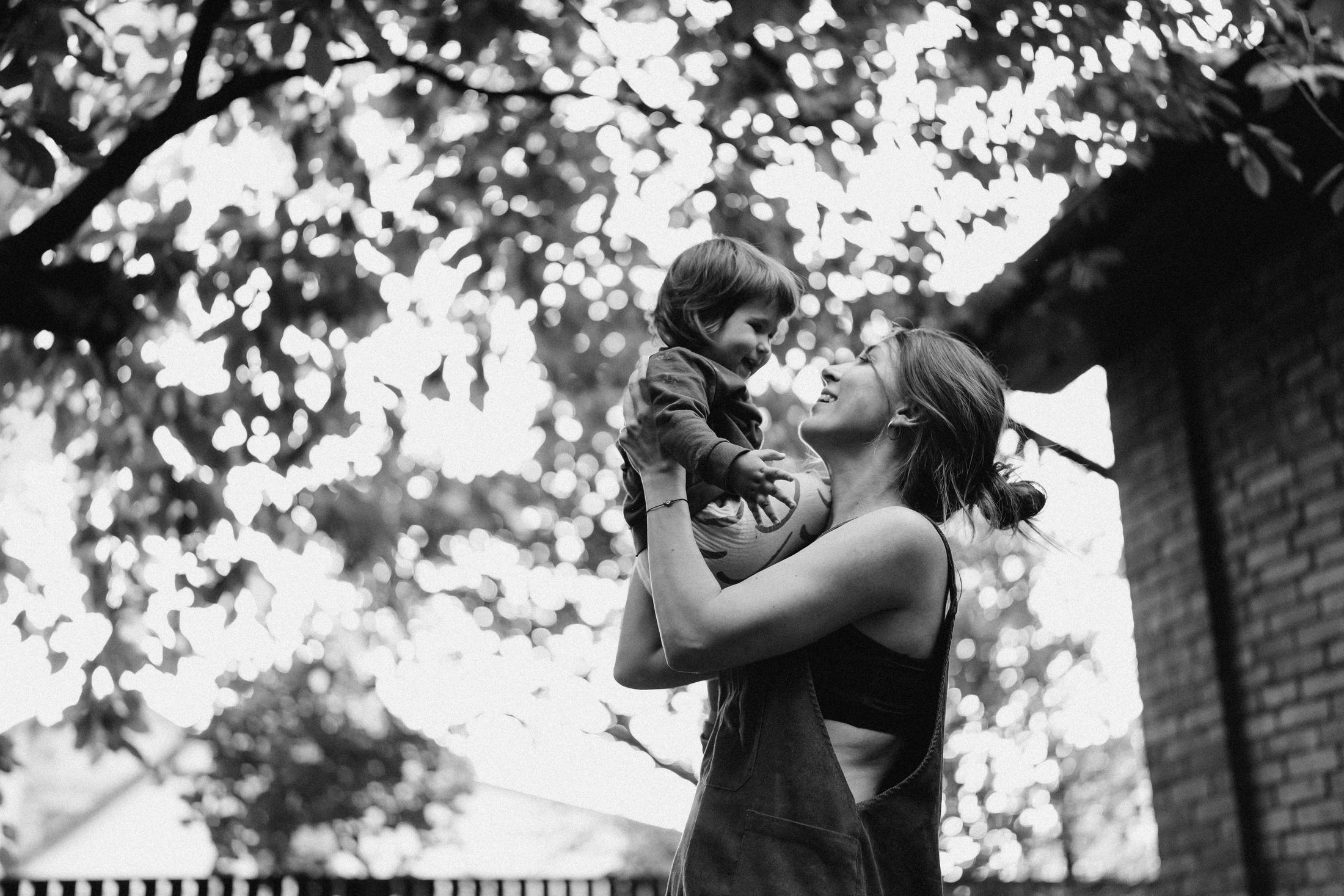 Mom with her little daughters — Wedding/Love story/Family #96