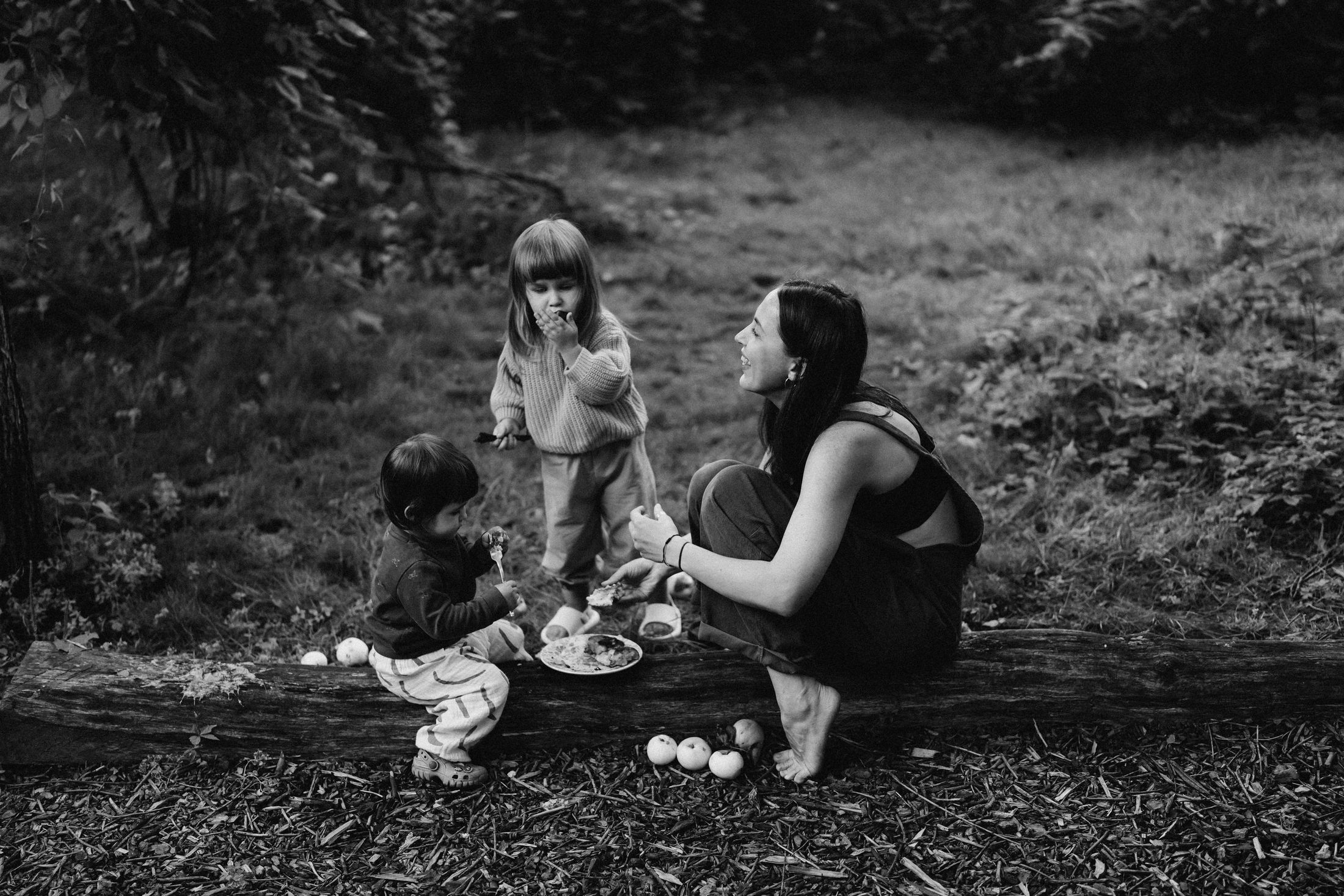 Mom with her little daughters — Wedding/Love story/Family #71