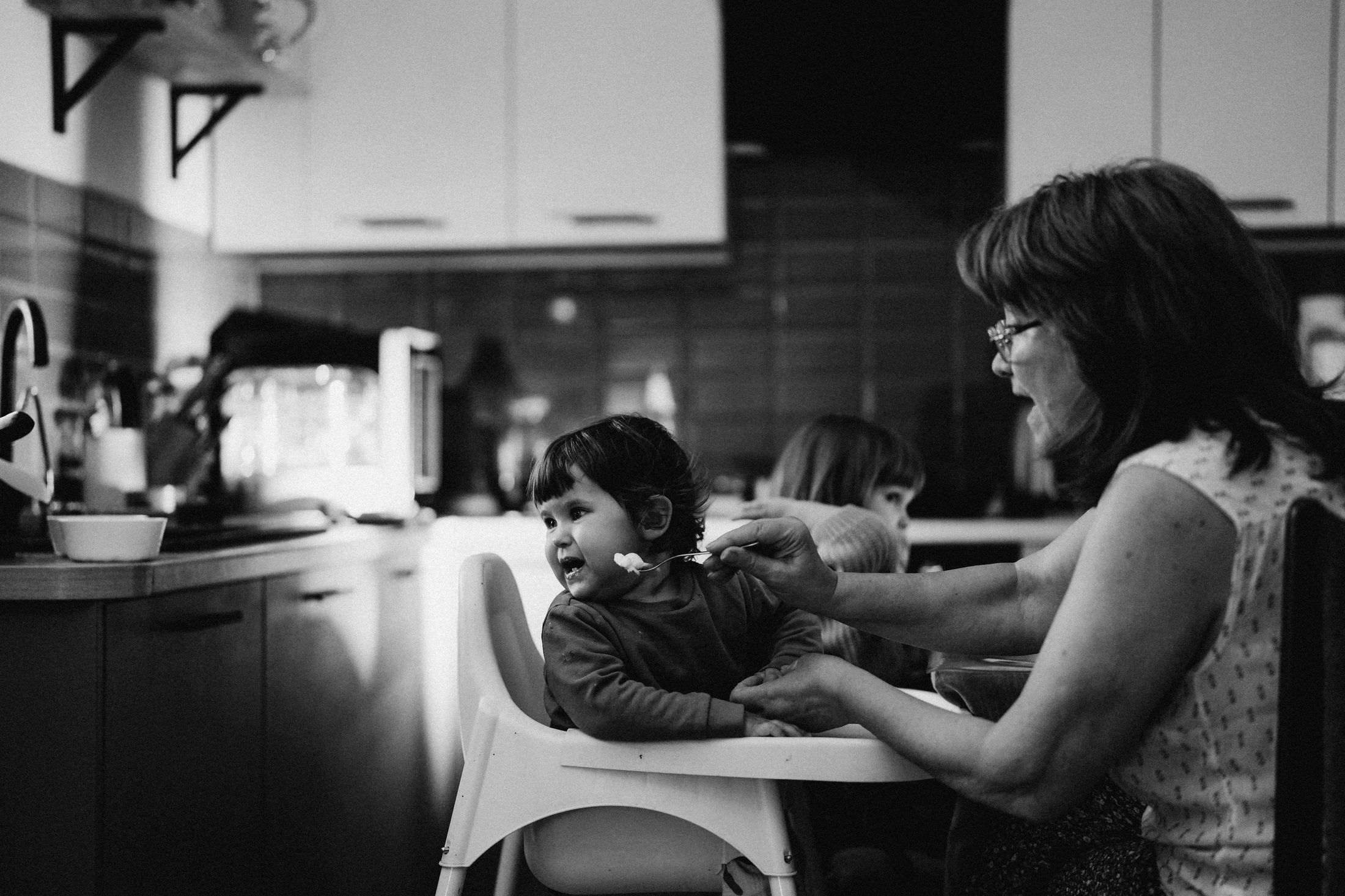 Mom with her little daughters — Wedding/Love story/Family #108