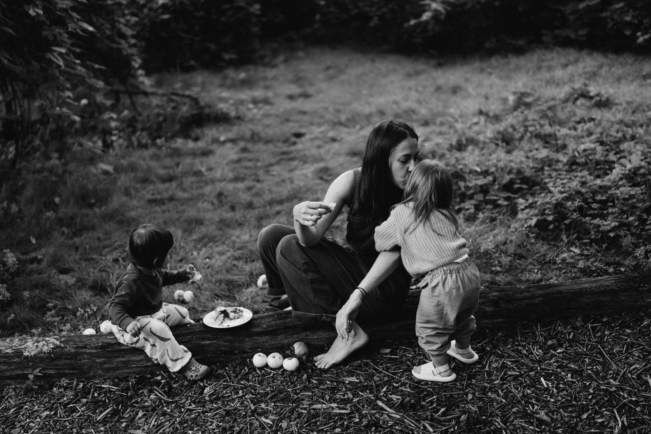 Mom with her little daughters — Wedding/Love story/Family #72