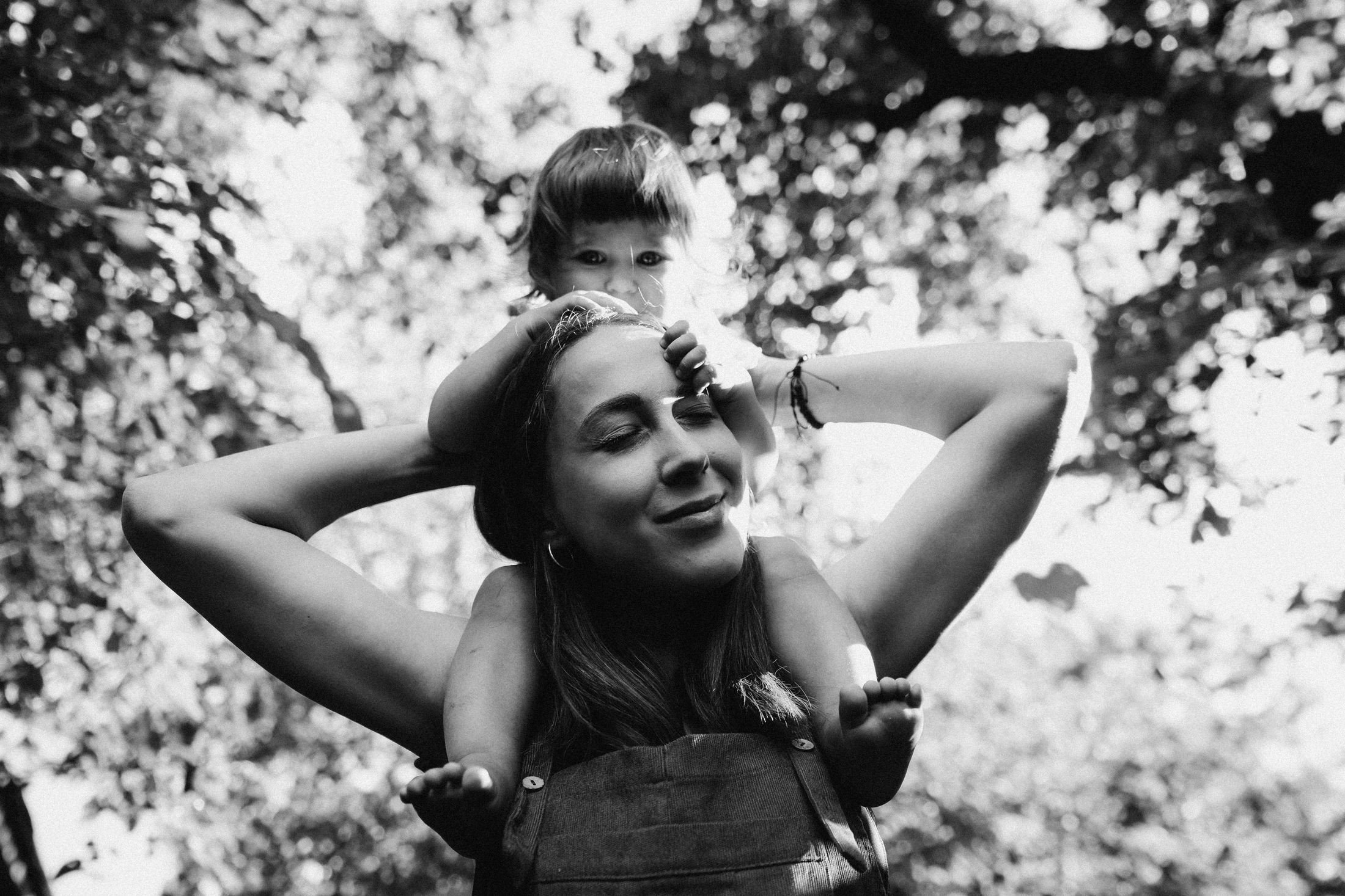 Mom with her little daughters — Wedding/Love story/Family #12